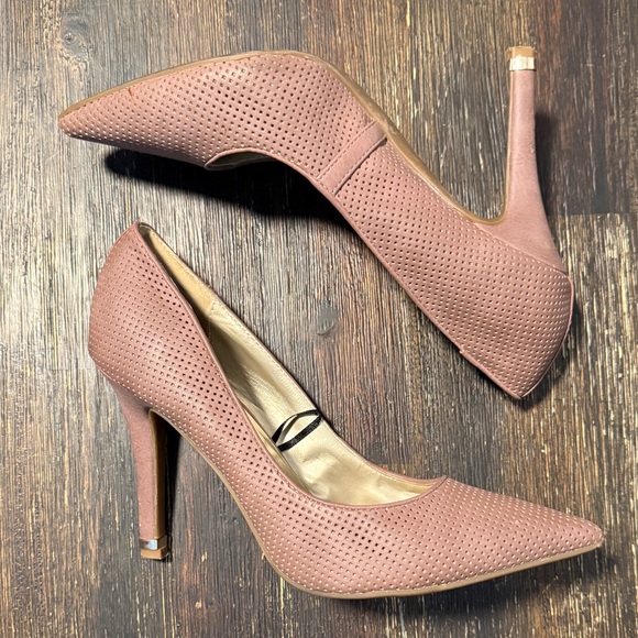Guess Blush Pink Perforated Heels - Picture 1 of 4